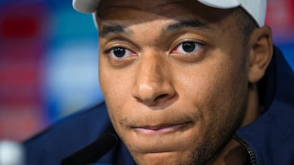 Kylian Mbappé, durante su rueda de prensa en Düsseldorf el 16 de junio.