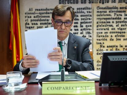 El exministro de Sanidad y candidato del PSC a las elecciones catalanas, Salvador Illa, en la comisión de investigación del Senado sobre el 'caso Koldo'.