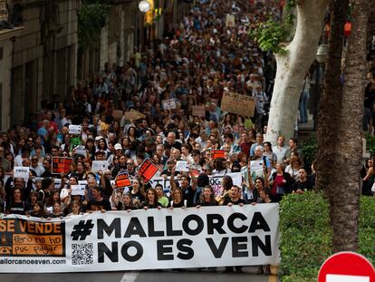 Manifestación en Palma de Mallorca contra la subida de precios de la vivienda y la turistificación.