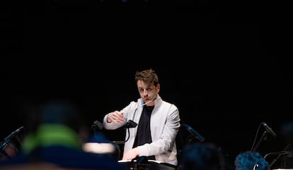 El compositor Justin Hurwitz durante los ensayos con la Orquesta Sinfónica de Tenerife, en el auditorio Adán Martín, en una fotografía cedida por el festival Fimucité.