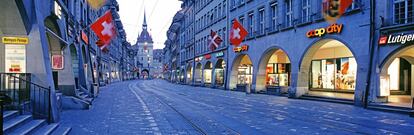 Una de las calles del centro de Berna (Suiza).