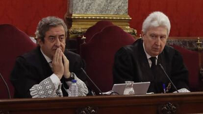 Javier Zaragoza (izquierda) y Fidel Cadena, este miércoles durante el juicio.