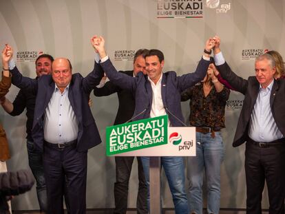 El PNV celebra los resultados electorales vascos, este domingo en Bilbao.