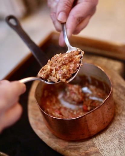 Centolla hervida en agua termal y salteada con chalotas. Imagen proporcionada por el restaurante Miguel González