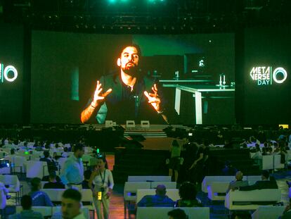 Momento del macroevento organizado en el WiZink Center de Madrid por la academia Mundo Crypto en agosto de 2022.