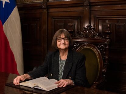 Rosa Devés, rectora de la Universidad de Chile, institución que participa del proceso para una nueva Constitución