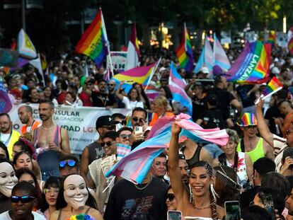 Un momento de la manifestación del Orgullo en Madrid, este sábado, donde se han congregado cientos de miles de personas.