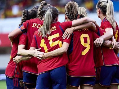 Las jugadoras de la selección española festejan un tanto en la fase previa de la Liga de las Naciones.
