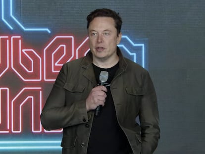 Elon Musk, durante su intervención en la junta de Tesla, en una toma de pantalla de la retransmisión del acto por la compañía.