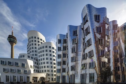 Edificos proyectados por Frank Gehry (arquitecto del Guggenheim de Bilbao) en el viejo puerto fluvial de Düsseldorf (Alemania).
