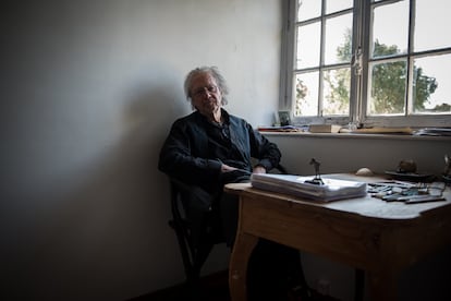 Peter Handke, en su casa de Chaville.