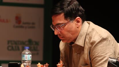 Anand, durante la final contra Jaime Santos, este domingo en León