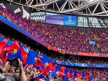 Miles de aficionados del Barça, el sábado en San Mamés durante la final de la Champions contra el Lyon.