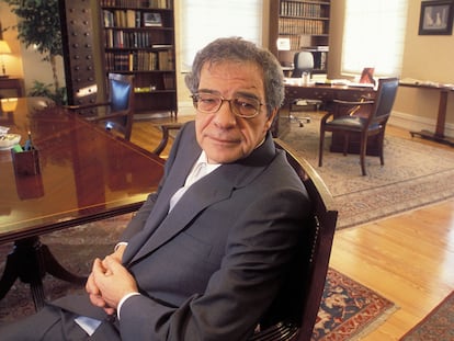 César Alierta, en su antiguo despacho de Telefónica en el año 2000.