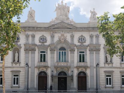 Fachada del Tribunal Supremo, en la Plaza de la Villa de París de Madrid.