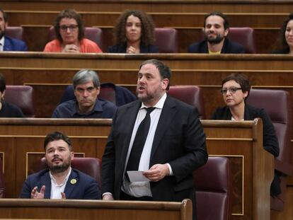 Oriol Junqueras jura la Constitución en la primera sesión de las Cortes el 21 de mayo de 2019.