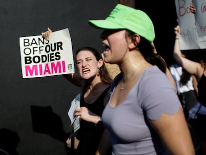Manifestantes por el derecho al aborto en Miami (Florida), en una imagen de archivo.