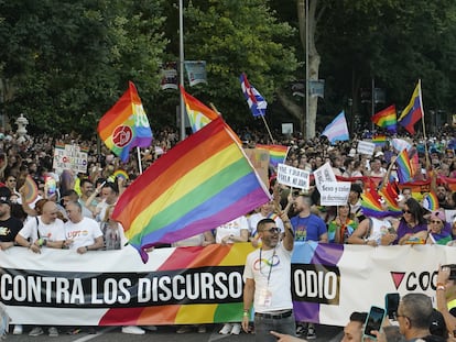 Una de las pancartas de la manifestación del Orgullo bajo el lema ‘Contra los discursos de odio’ este sábado en Madrid.