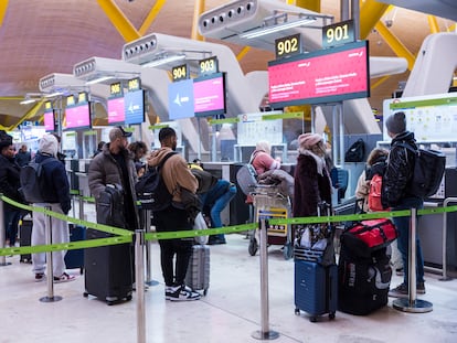 Mostradores de Iberia en el Aeropuerto Adolfo Suárez-Madrid Barajas, este viernes.