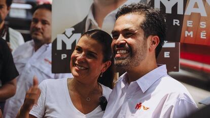 Lorenia Canavati y Jorge Álvarez Máynez en un evento de campaña conjunto, en abril.