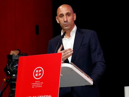 Luis Rubiales, en un momento de su intervención en la asamblea de la federación.