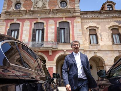 El líder del PP, Alberto Núñez Feijóo, este lunes en el Parlamento catalán.