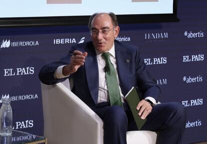 Ignacio Sánchez Galán, presidente y consejero delegado de Iberdrola, en el diálogo 'La importancia de la transición ecológica para la recuperación' con el director del diario EL PAÍS, Javier Moreno.