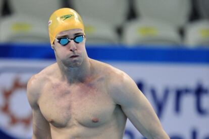 EL australiano Magnussen se prepara para competir en las semifinales del 100m libre de los Mundiales de Shanghái.