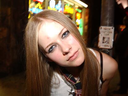 Avril Lavigne in 2002, when she was 18 years old and had just published her first album, 'Let Go'.