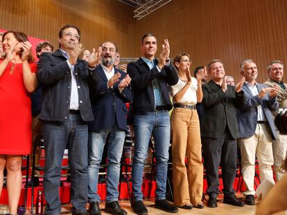 Sánchez y los barones del PSOE en el Consejo Político Federal de 2022 en Zaragoza.