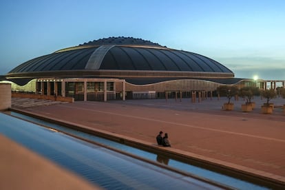 Vista del Palau Sant Jordi de Barcelona, obra del arquitecto japonés Arata Isozaki.