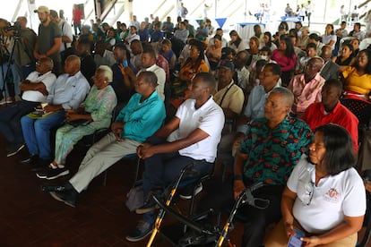 Campesinos de la Asociación de Cultivadores de Caña de Azúcar de Colombia reunidos para la firma de un convenio de impulso al desarrollo rural en el norte del Cauca, el 10 de mayo.