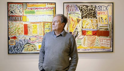 Vicente Verdú en su exposición 'Interiores y pormenores'.