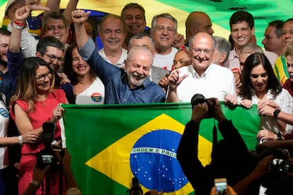 Luiz Inacio Lula da Silva celebra su triunfo en las urnas, en São Paulo, el 30 de octubre de 2022.