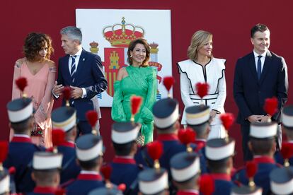 Desde la izquierda, los ministros en funciones María Jesús Montero (Hacienda), Fernando Grande-Marlaska (Interior), Raquel Sánchez (Transporte), Pilar Alegría (Educación) y Héctor Gómez (Industria).