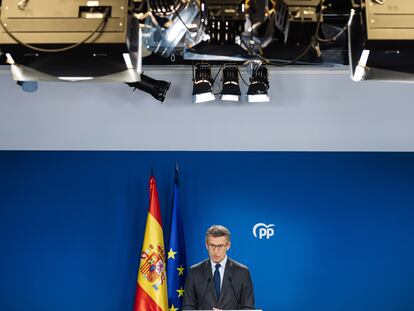 El líder del PP, Alberto Núñez Feijóo, durante una comparecencia de prensa, este martes en Madrid.