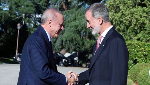 Turkish president arrives in Spain for the 8th intergovernmental summit
