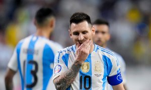 Messi je edini zgrešil enajstmetrovko, a rešil ga je Emiliano Martinez