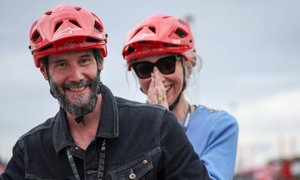 Keanu Reeves užival v družbi najboljših dirkačev razreda MotoGP