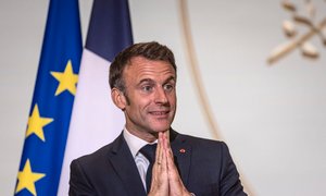 Macron z 'izrabljeno podobo' izginil. Lovec na naciste: 'Bojim se skrajne levice'