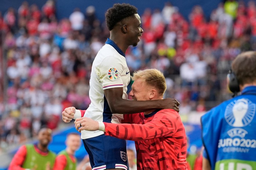 Bukayo Saka in Aaron Ramsdale