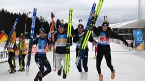 L'équipe de France féminine de biathlon lors du relais des Mondiaux, le 17 février 2024.