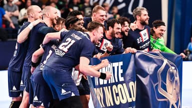 Les joueurs du PSG Handball, à Paris le 17 mai 2023