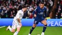 Kylian Mbappé au duel avec Dani Carvajal lors du 8e de finale aller de la Ligue des champions entre le Real Madrid et le PSG (3-1), le 9 mars 2022