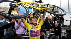 La Polonaise Katarzyna Niewiadoma a remporté le Tour de France femmes pour une poignée de secondes à l'Alpe d'Huez, 18 août 2024