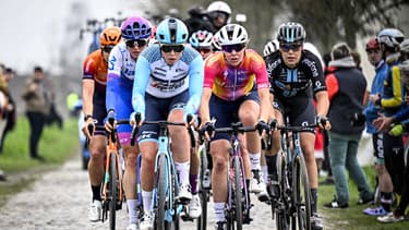 Les coureuses lors du Tour de France féminin 2023