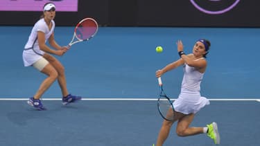 Alizé Cornet et Clara Burel, à Prague le 1er novembre 2021