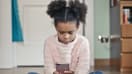 enfant et smartphone 