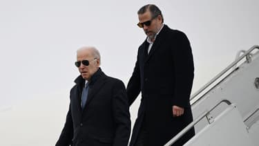 Joe Biden et son fils Hunter, le 4 février 2023, à Syracuse, aux États-Unis.