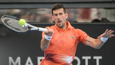 Novak Djokovic lors du tournoi d'Adelaïde le 5 janvier 2023